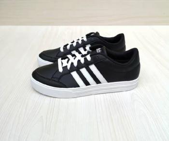 Giày đế bằng Adidas BC0131